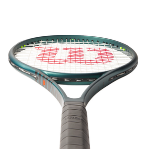 Wilson Blade 104 v9 Tennis Racquet